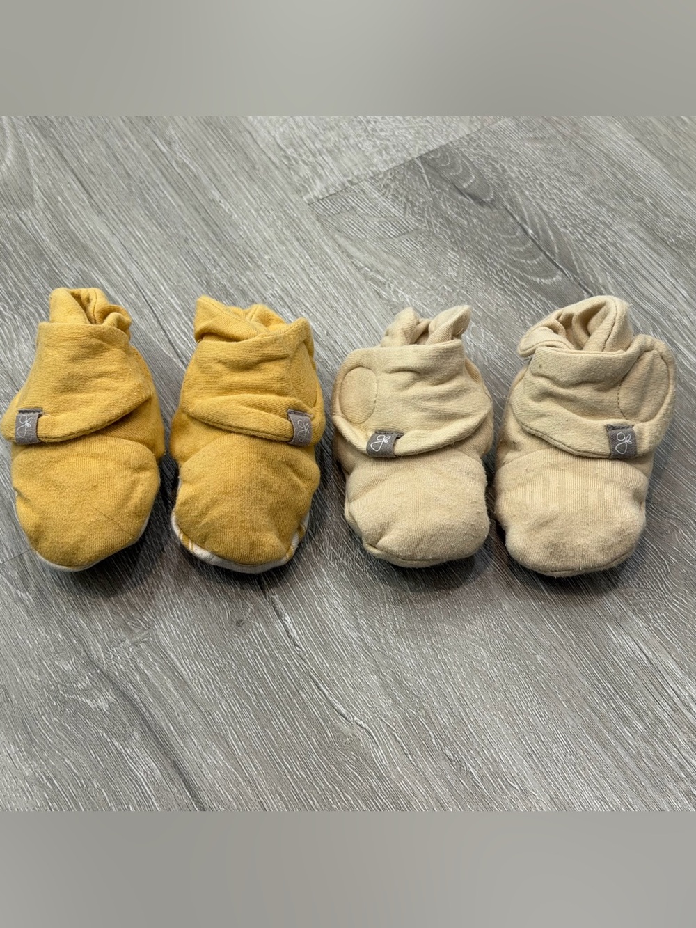 Goumi Unisex Kids Soft Velcro Booties Yellow & Beige